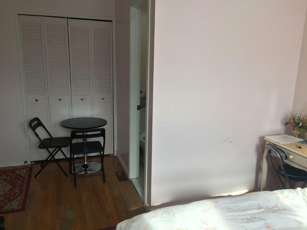 Private Room Near Airport Mississauga Exterior photo